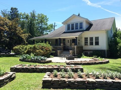 We outgrew our origins in Mayron Labs and moved into the Jao Haus in 2013.